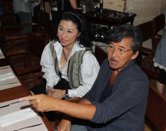 叶倩文为什么嫁林子祥却不生小孩 叶倩文和哪个男的好过出轨过谁