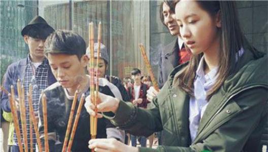 �¶������ڵ�Ƭ�����۶��� ���س¶����Ϻ�ǰ���ѳ�ĲҾ����