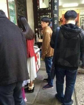 �¶������ڵ�Ƭ�����۶��� ���س¶����Ϻ�ǰ���ѳ�ĲҾ����