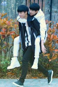 tfboys����������ǰ����Ƭ�Ա� ��������ױǰ��ĶԱ�������