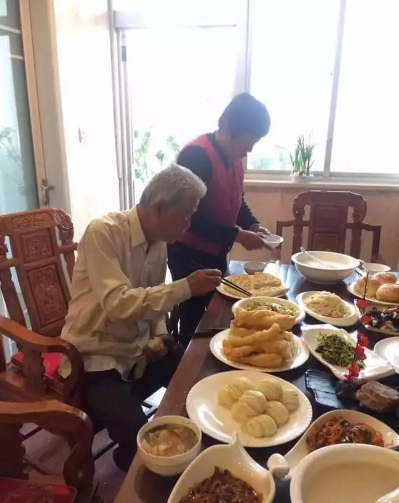 �ϱ������ص�����û��������Ϣ ����ΪʲôҪ����ӡ�ȶ�Ů����ͼ
