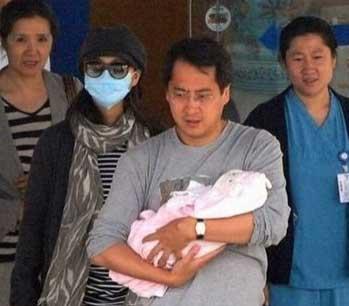 �º��Ϲ���Ƭ����������ô��ʶ �����������λ��һ��������˭