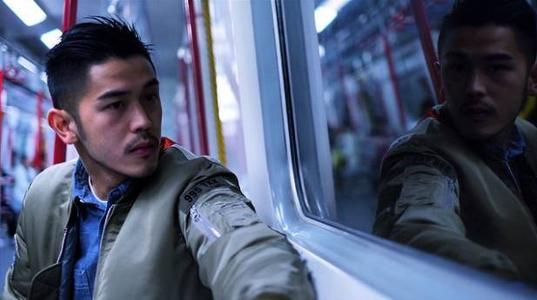 ��־������������������������Ů������˭ ��־�������ֹ�ϵ