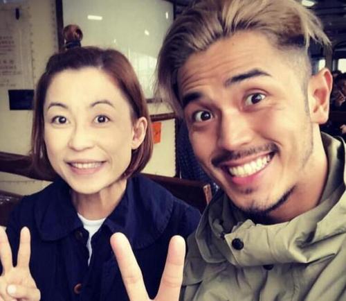 ��־������������������������Ů������˭ ��־�������ֹ�ϵ