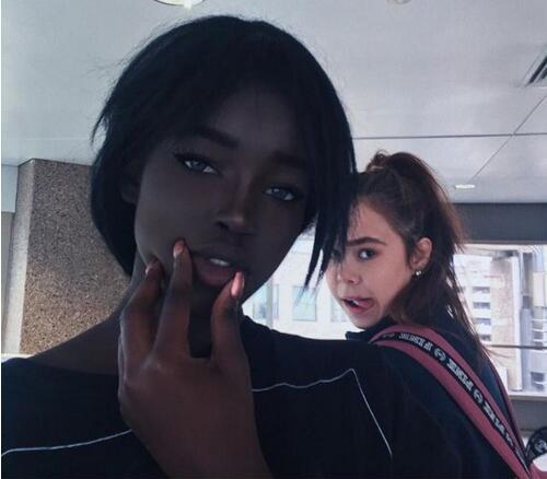 ��������Ư���ĺ�����ŮͼƬ ��پ��º���ű�������û������