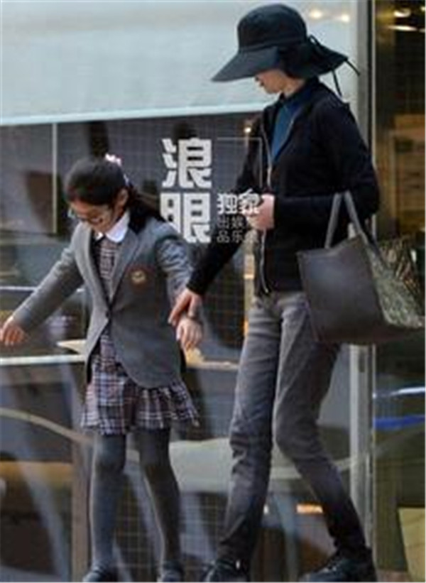 �췫��Ů�����Ƭ�عⱻ��� �췫��С��Ϊʲô�������Ӳ�������