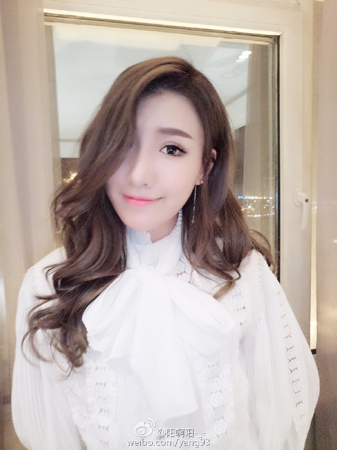 ������Ů����ٳ��΢���Ȼ������շ������� ��������Ů��ͼ