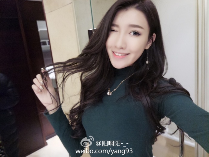 ������Ů����ٳ��΢���Ȼ������շ������� ��������Ů��ͼ