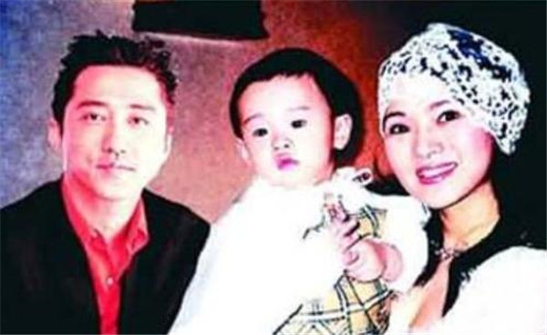 �׳����Ժռ������ع⸸ĸ��˭ ��԰���׳���˽�е����ַ������