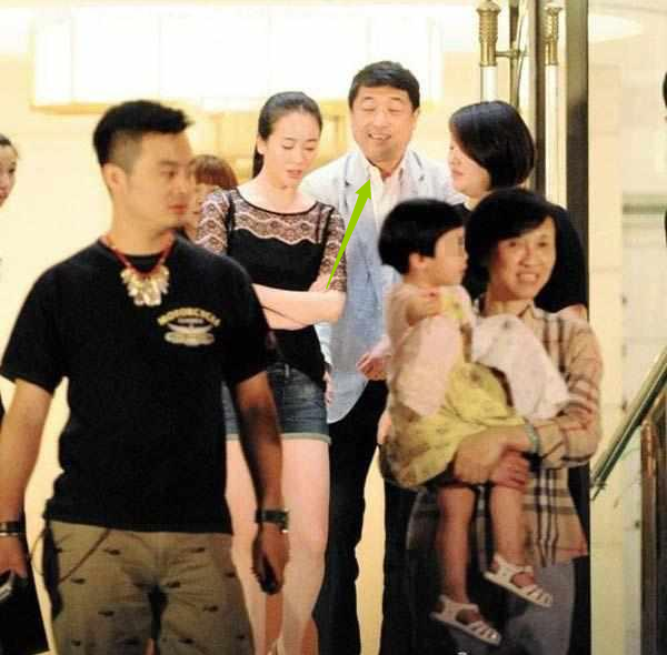 ��С�������λ������Ϲ���˭ ��С���Ů��ͼƬ��˭����