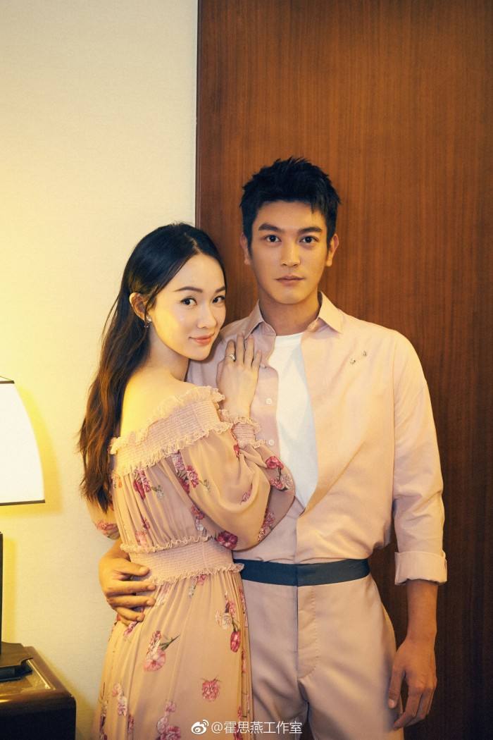 一位是车晓,一位是霍思燕,结婚后杜江也是一位好爸爸