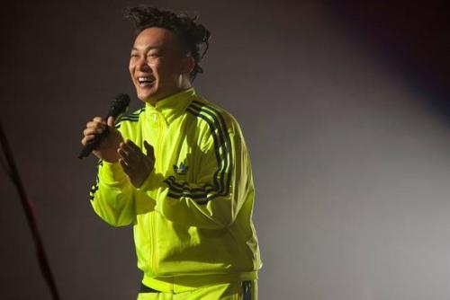 陈奕迅只有一个睾丸真的吗 陈奕迅不能生育为什么叫陈独睾图片