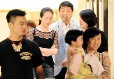 �����Ϊ�β�Ȣ��С�� ��С���м����Ϲ������ɷ��Ȩ��������¶