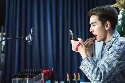 �Ա������������ô��ĸ����������������� ������Ļ���ú���