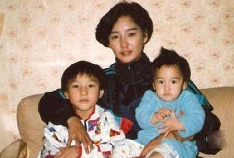 ����ǿ��ԭ��������˭��ѩ���� ����ǿ�м�������ѩ���Ů������