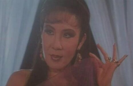 西门大妈杨钧钧年轻时美照好像换了张脸 杨钧钧真实年龄到底多大