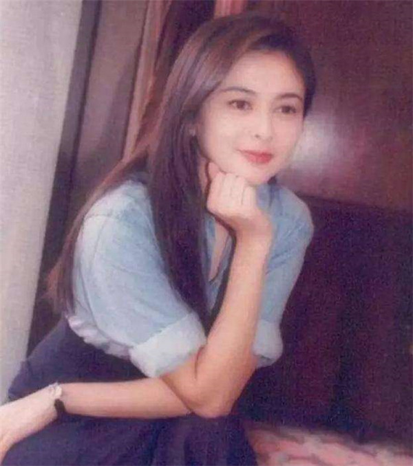 ��֮������ɾ���ĵ�Ӱ ��Ȼ����ö����ֱ��Ů��ĺ���ʷ