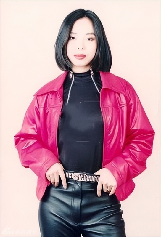 �������� ϥ���޶���Ů 54����ɺֻ�иɶ��Ӷź���