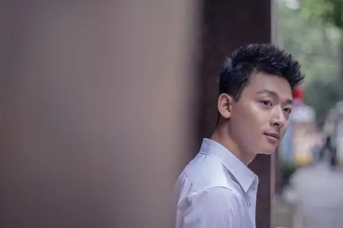 ����������������߶���Ů������˭ �������̤��ֻ������ô����