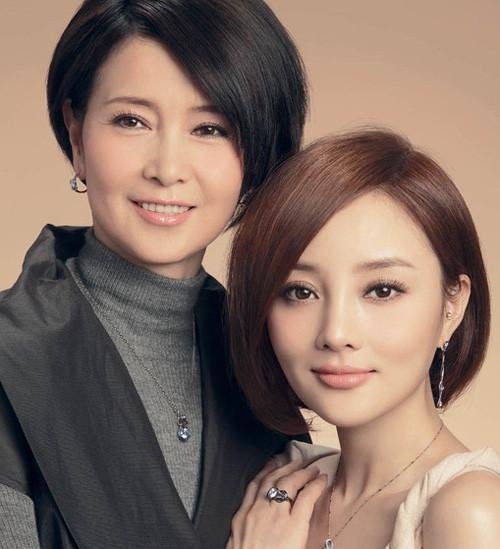 ��С贸�ĸ������������� ��С�������ΰ���ٻ������ɷ���˭