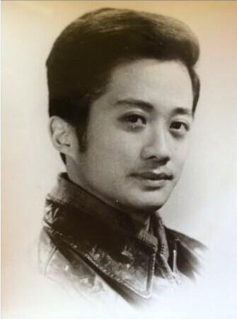 ��С贸�ĸ������������� ��С�������ΰ���ٻ������ɷ���˭