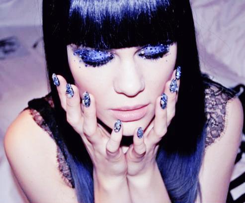 jessie jΪʲô�н�ʯ������������ jessie j��ȡ������������