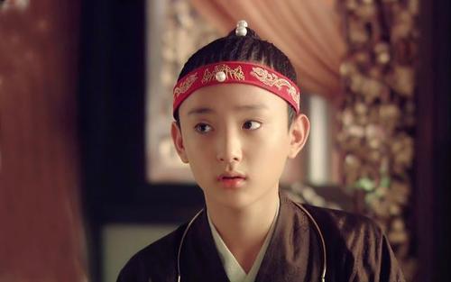 ��Сͮ�����Ǹ����ǰŮ����˭ �̵���Сͮ��Ϊ��֪������Ů��