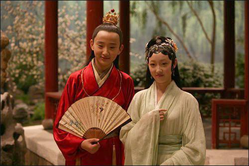 ��Сͮ�����Ǹ����ǰŮ����˭ �̵���Сͮ��Ϊ��֪������Ů��