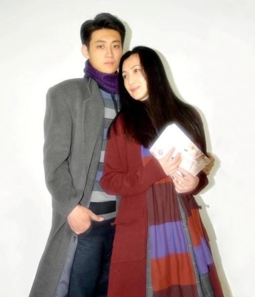 ��Ա�ַ�����������������Ƭ �ַ����Ϲ��������Ͻ�������Ƭ