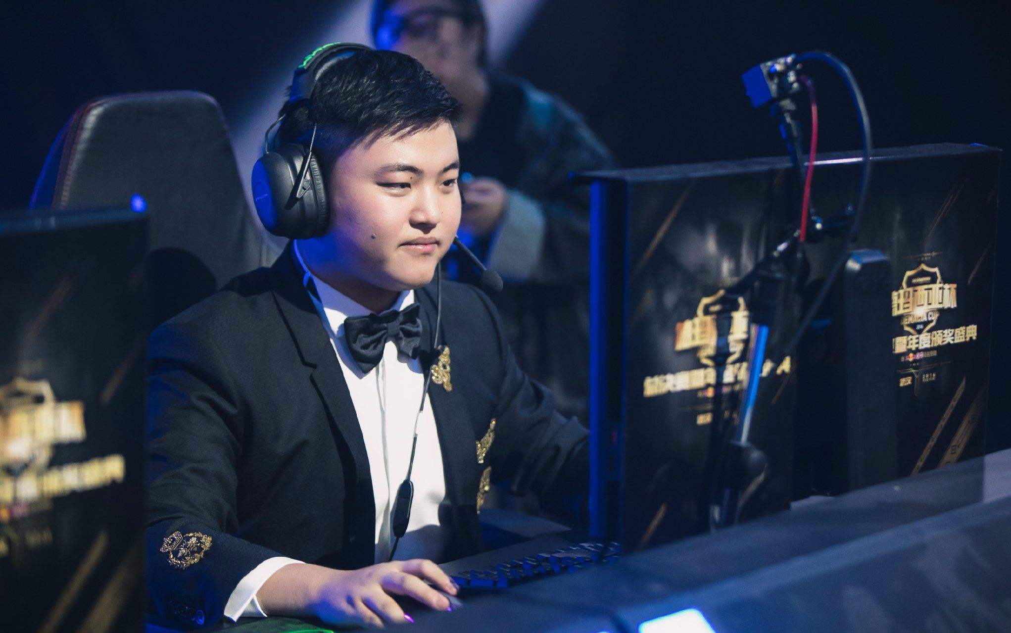 uzi����Ů���������Ϻ���ʷ������� uziŮ�Ѽ�ͥ��������Ǯ