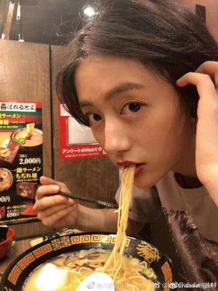 �Ů���Ѻ�β����ʵ����΢���������ϱ�����Ƥ Ϊ�λ�ϲ���