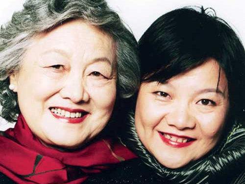 洪晃是谁的女儿家世和真实身世介绍 洪晃年轻时很美个人资料简介