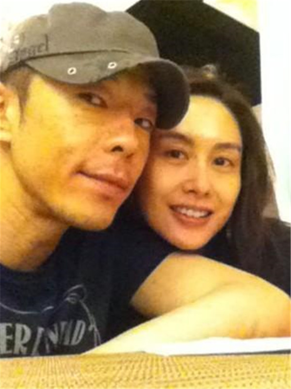 �ƹ���Ů�������عⱻ����˵�� ��ݺ���׻ƹ����׻���������