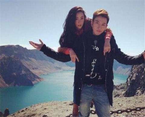 张柏芝和何孟怀是真的吗结婚照 怎么认识的相差几岁男方家庭情况