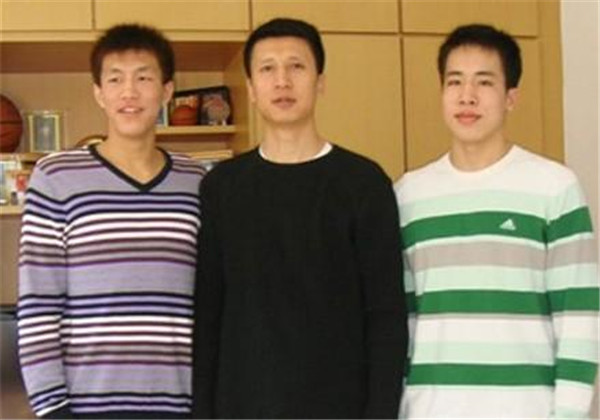 �����׵ĸ��׽�ʲô��ʵ������� �������ǹ�ʿǿֶ����ʲô��ϵ