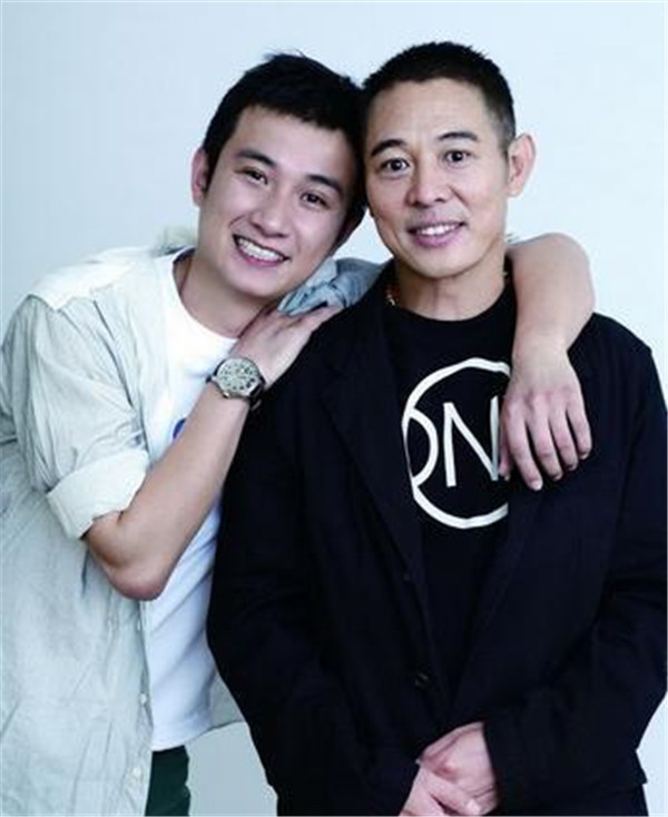 �����������ܵĶ�����ʲô��ϵ �������м��������ĸ�Ů��ͼƬ��