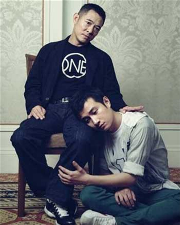 �����������ܵĶ�����ʲô��ϵ �������м��������ĸ�Ů��ͼƬ��