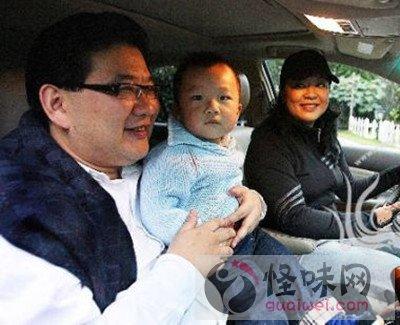 曹可凡王冠关系结婚是夫妻系谣言 曹可凡人品如何老婆殷文献近照