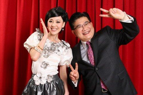 曹可凡王冠关系结婚是夫妻系谣言 曹可凡人品如何老婆殷文献近照