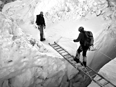 夏尔巴人有国籍吗属于哪个国家平均寿命多少 夏尔巴人登珠峰价格