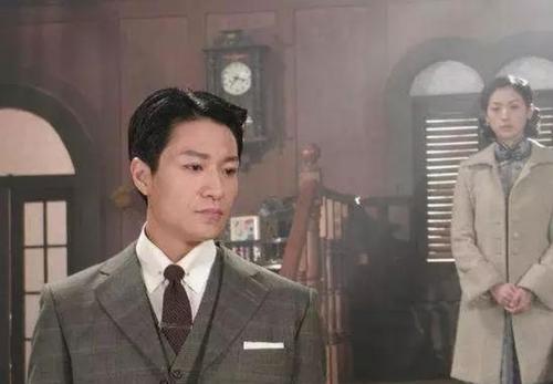 ���ں��ǻ��Һ��ᰮ�¾��޺���� ���ں��ǻ���ڼ���˭�ĺ���