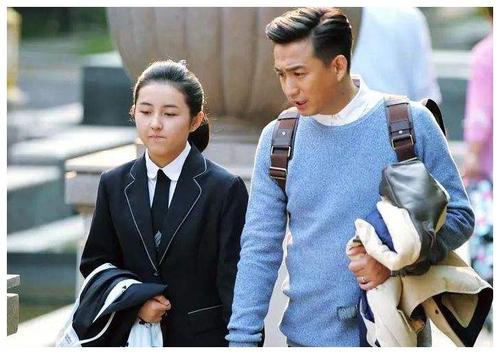 黄磊为什么对张子枫好什么关系 张子枫是谁家的星二代家世曝光