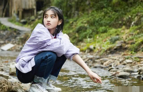 黄磊为什么对张子枫好什么关系 张子枫是谁家的星二代家世曝光