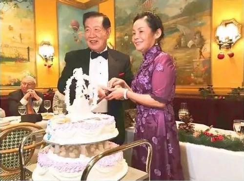 李昌钰公布婚讯80岁大婚现任妻子蒋霞萍是谁 简介年龄婚姻状况