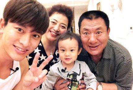 ��������ĸ��ɶ������ʲô��� ��������ĸ��˾��ʲô������