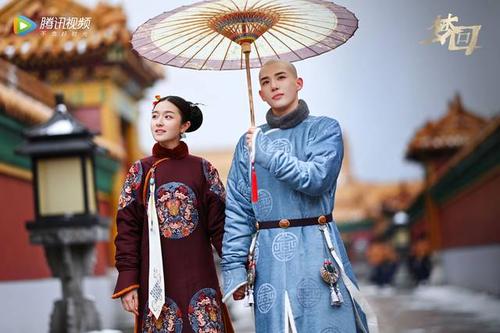 �д�У�������������˸������ϼҾ���ĸ���� ������Ů����˭