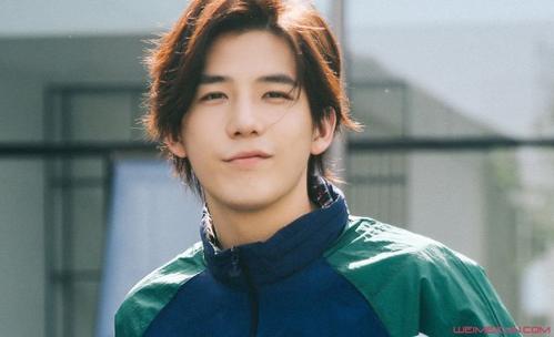 �д�У�������������˸������ϼҾ���ĸ���� ������Ů����˭