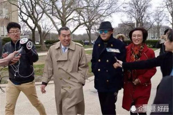 ������˵��ĳĳ������˭��Ĵ����� �ݺ�������������˭������Ϣ