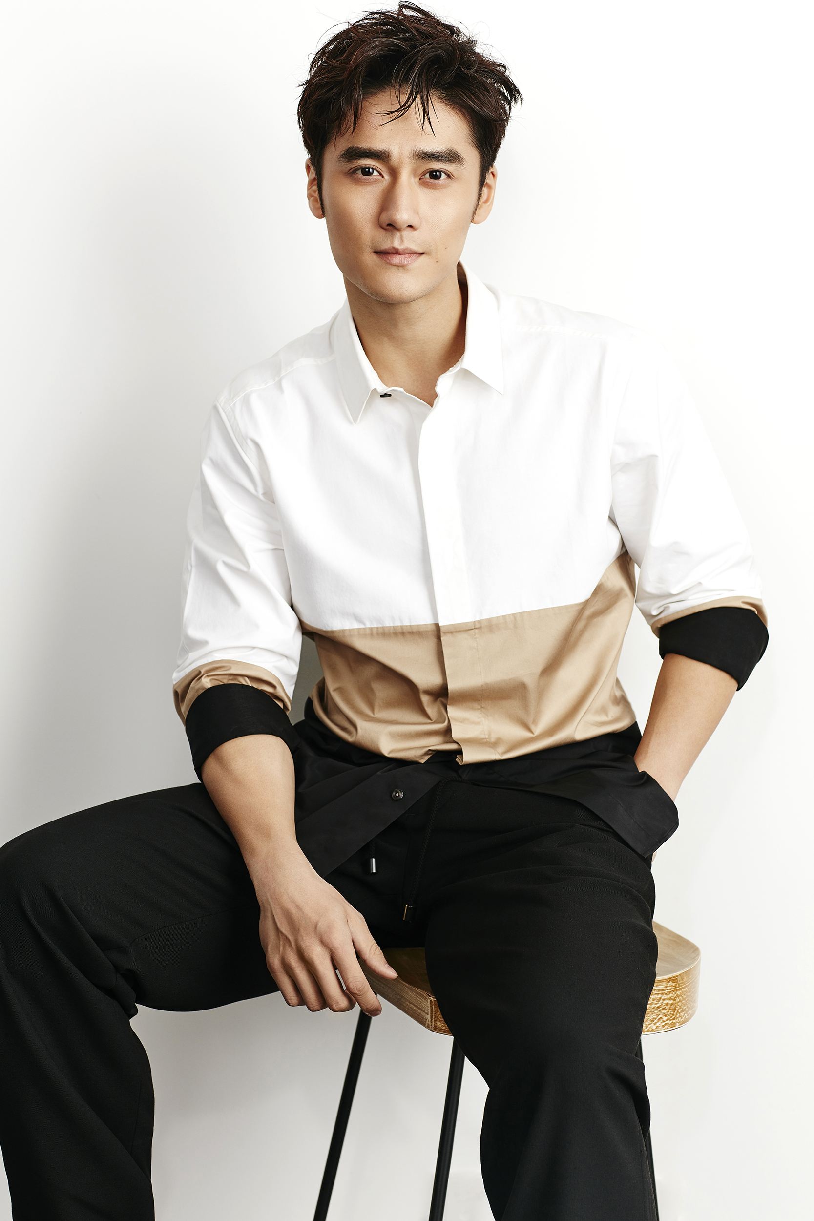 蒋劲夫家庭背景家里很有钱吗 蒋劲夫爸爸是谁靠关系出名图片