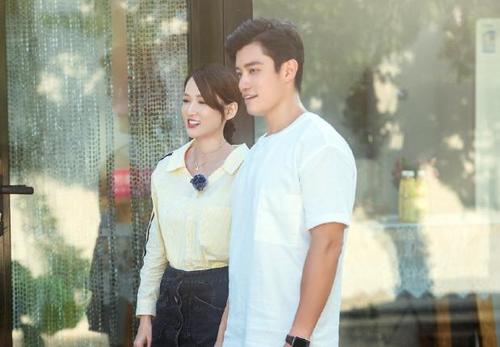 ���Ƕ��мα����׶�����������ϱ���ǰŮ��ͼ ���Ƕ����׼���